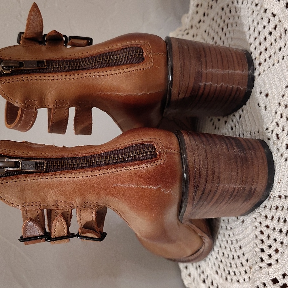 freebird Tan Leather Multi-Strap Block Heel Pumps - Picture 3 of 16
